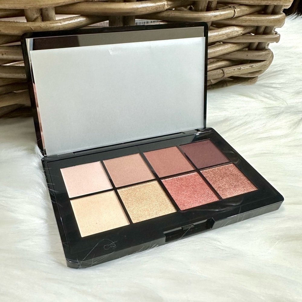 Elizabeth Arden 8-pan Neutrals Eyeshadow Palette